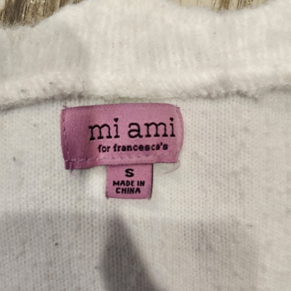 Francesca’s mi ami White Fuzzy V-Neck Sweater – Size Small - Picture 4 of 10